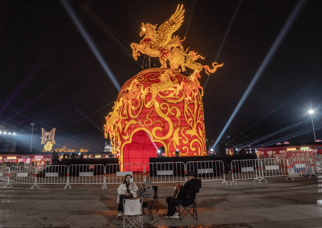 ！2026观山湖灯会庙市璀璨启幕九游会登录j9入口一城灯火一城春(图8)